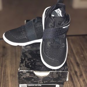 Boys black Lebron James XIV.